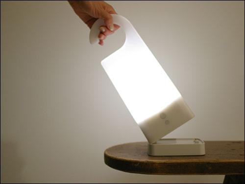 超長(zhǎng)工作時(shí)間 無印良品節(jié)能LED可移動(dòng)電燈_數(shù)碼_科技時(shí)代_新浪網(wǎng)